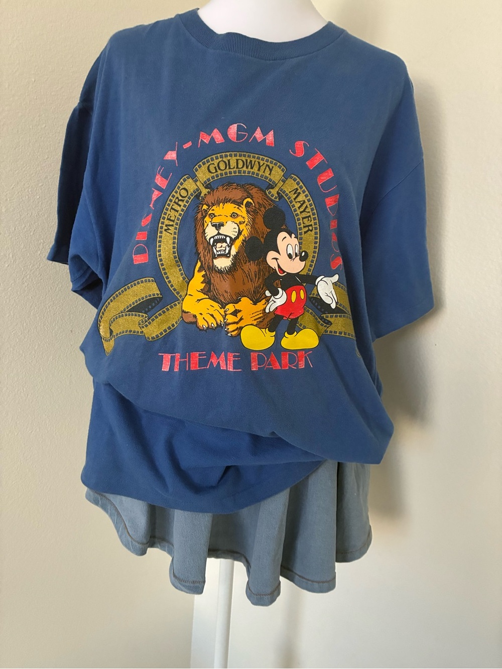 Disney Blue Mickey & MGM Lion Theme Park Graphic Tee 💙🦁